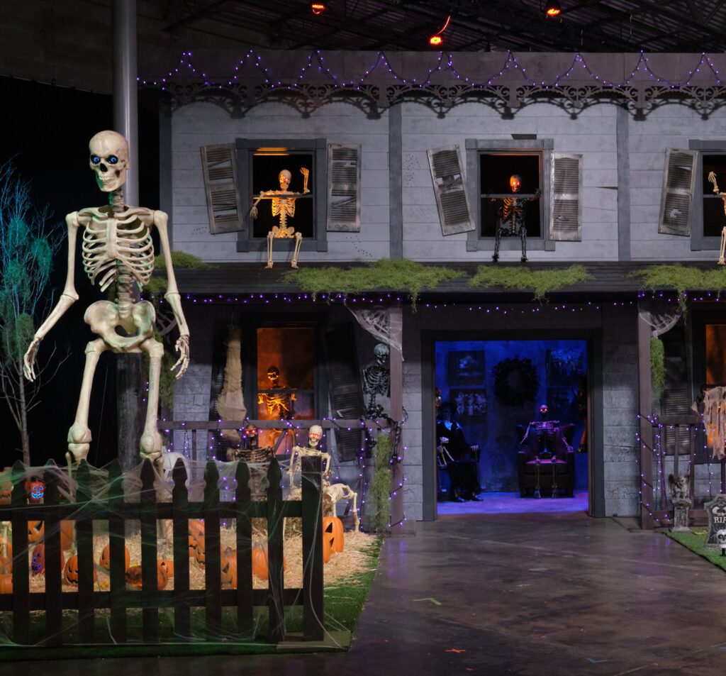 How to Sleigh the Holidays: The Home Depot Halloween & Holiday Program 2021