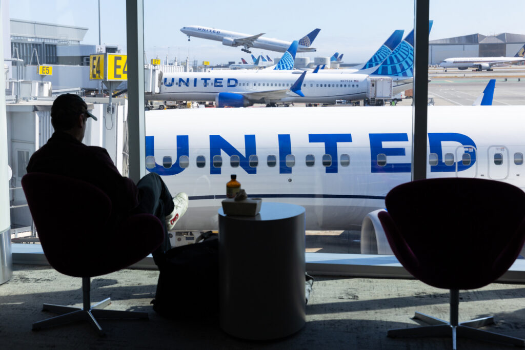 United CEO addresses flight cuts with employees amid war; CBS News lays off employees due to ’changing business’