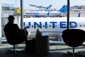 United CEO addresses flight cuts with employees amid war; CBS News lays off employees due to ’changing business’